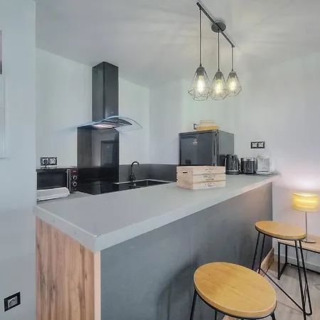 Parc Aiguebel -apprt Avec Terrasse Arboree & Box Ferme- Piscines/tennis - Apartment Cannes