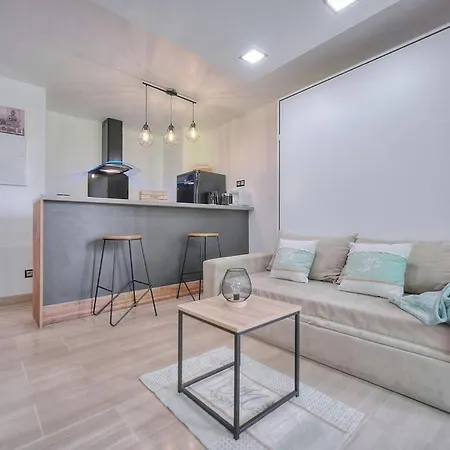 Apartment Parc Aiguebel -apprt Avec Terrasse Arboree & Box Ferme- Piscines/tennis - *