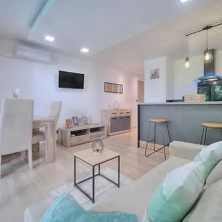 Parc Aiguebel -apprt Avec Terrasse Arboree & Box Ferme- Piscines/tennis - Apartment Cannes