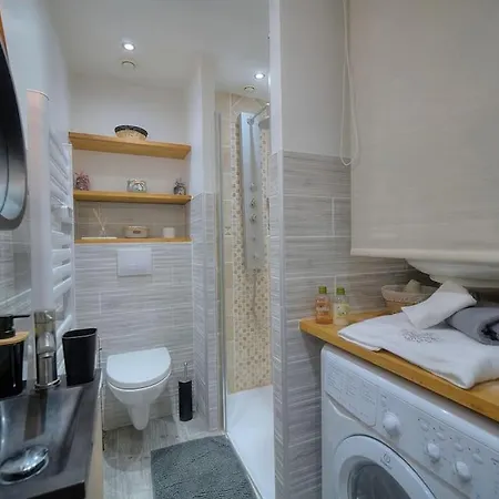 Apartment Parc Aiguebel -apprt Avec Terrasse Arboree & Box Ferme- Piscines/tennis - Cannes